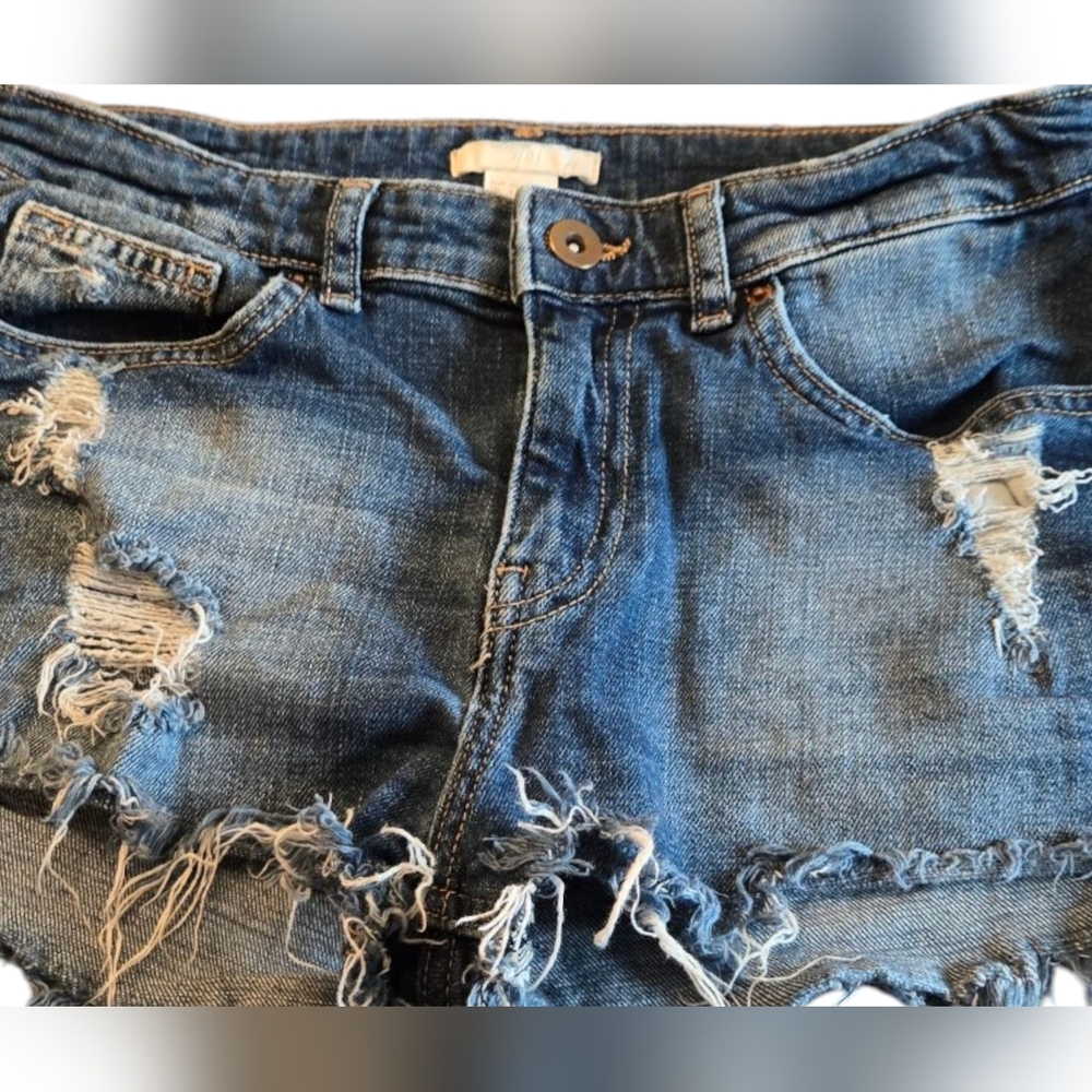 H&M Distressed jean Shorts Size 4